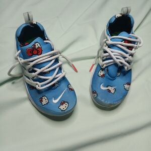 Hello Kitty Nike's
